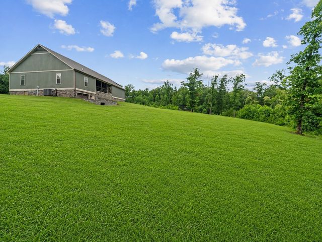 217 Rockhouse Rd, Hohenwald, TN 38462