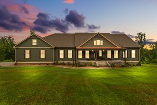217 Rockhouse Rd, Hohenwald, TN 38462