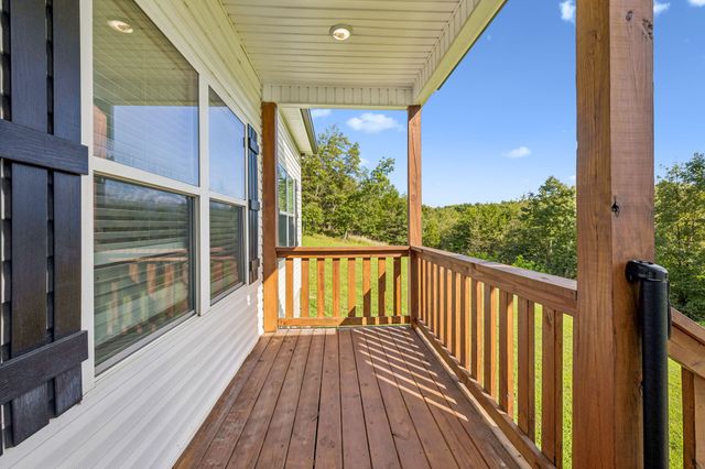 2800 N Hurricane Creek Rd, Mc Ewen, TN 37101