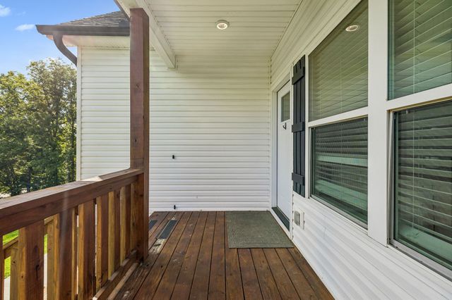 2800 N Hurricane Creek Rd, Mc Ewen, TN 37101
