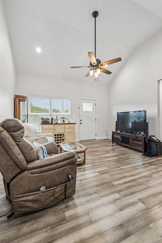 2800 N Hurricane Creek Rd, Mc Ewen, TN 37101