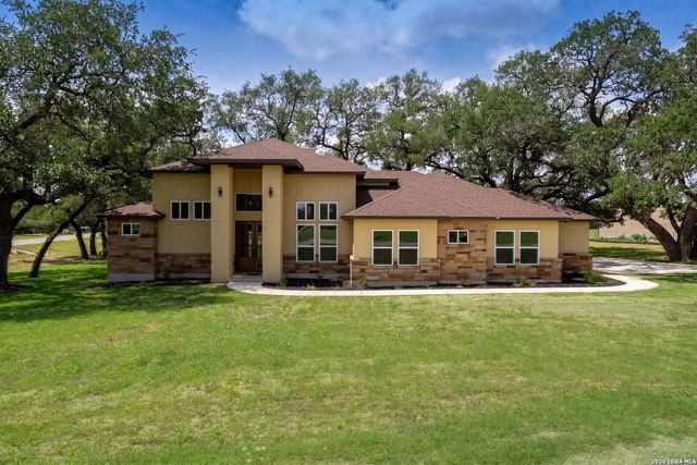 101 Vintage Run Dr, La Vernia, TX 78121