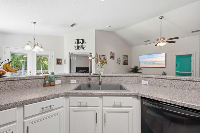 5066 Evergreen Drive, Gulf Breeze, FL 32563