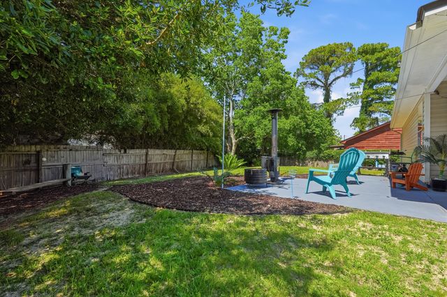 5066 Evergreen Drive, Gulf Breeze, FL 32563