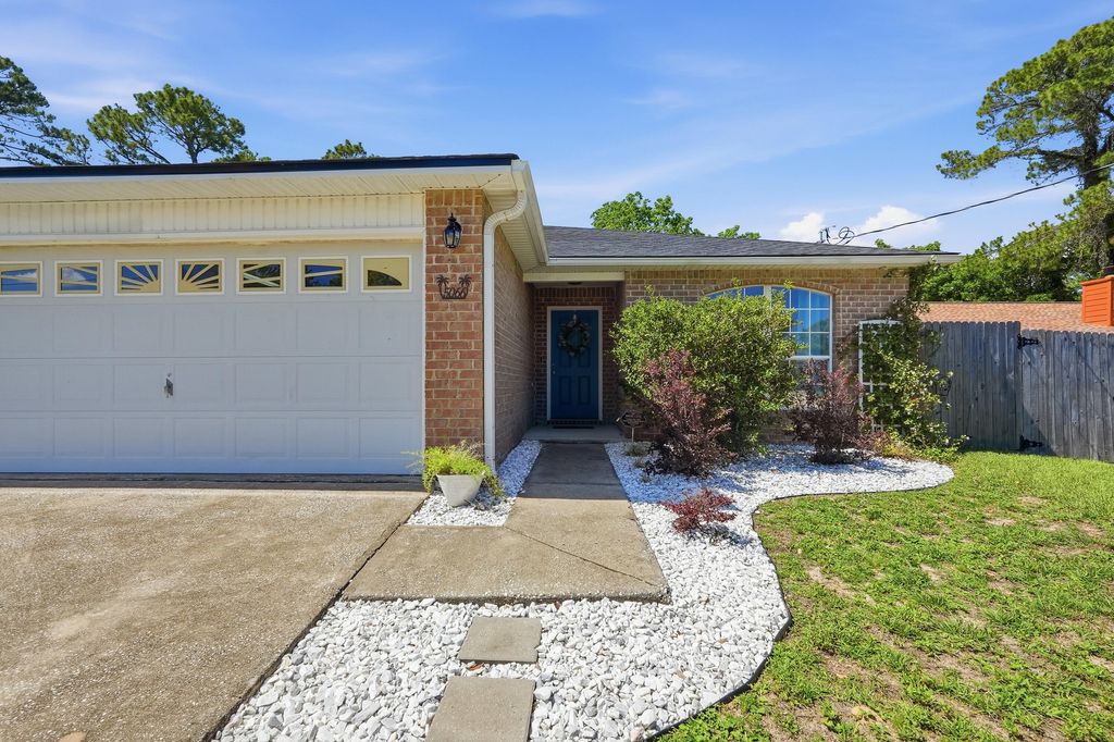 5066 Evergreen Drive, Gulf Breeze, FL 32563
