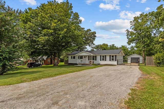 212 Oakhill Dr, Vanleer, TN 37181
