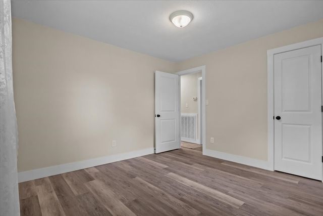 212 Oakhill Dr, Vanleer, TN 37181