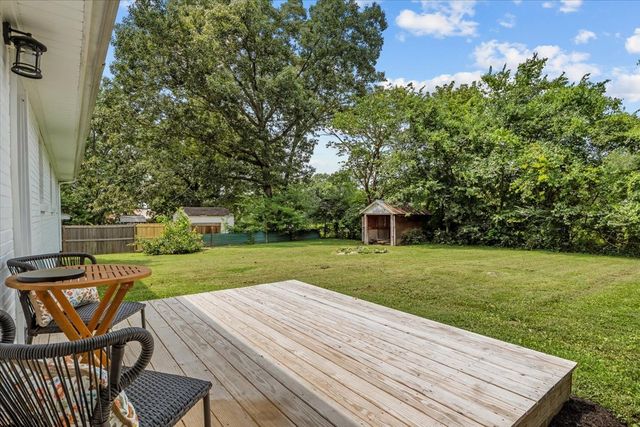 212 Oakhill Dr, Vanleer, TN 37181