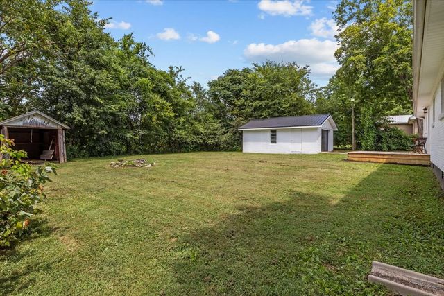 212 Oakhill Dr, Vanleer, TN 37181