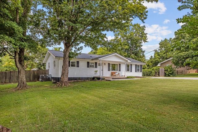 212 Oakhill Dr, Vanleer, TN 37181
