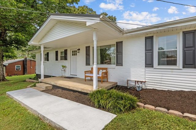 212 Oakhill Dr, Vanleer, TN 37181
