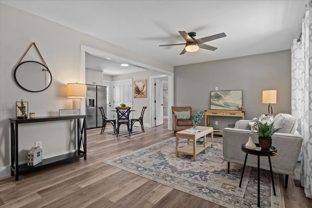 212 Oakhill Dr, Vanleer, TN 37181