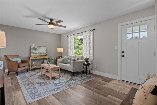 212 Oakhill Dr, Vanleer, TN 37181