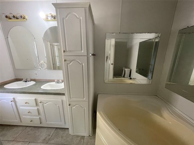 279 Vz County Road 3849, Wills Point, TX 75169