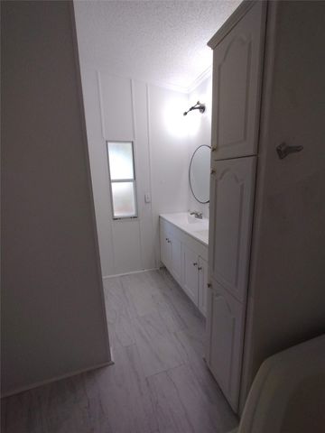 279 Vz County Road 3849, Wills Point, TX 75169