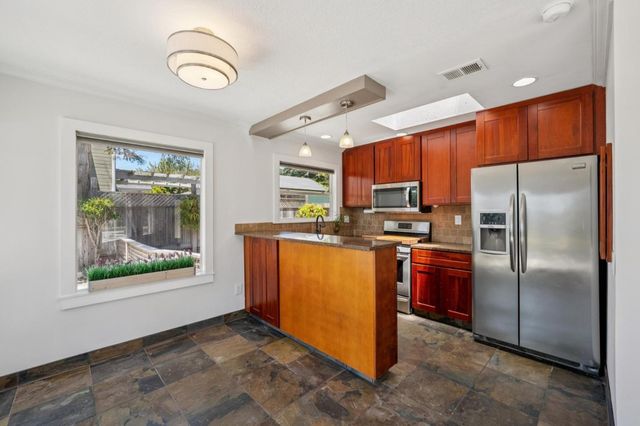 407 Columbus Street, Half Moon Bay, CA 94019