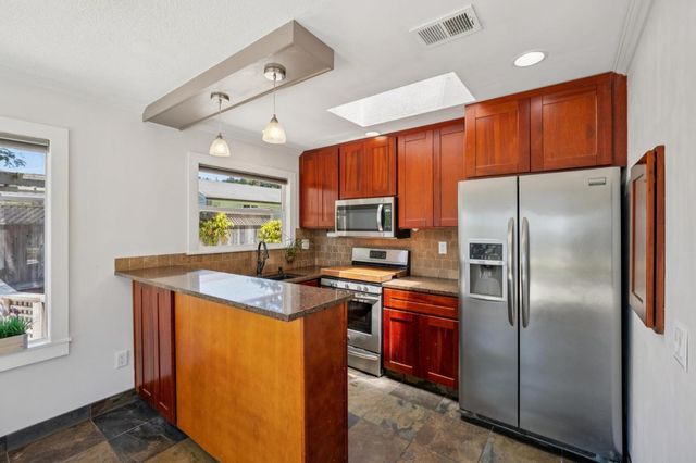 407 Columbus Street, Half Moon Bay, CA 94019