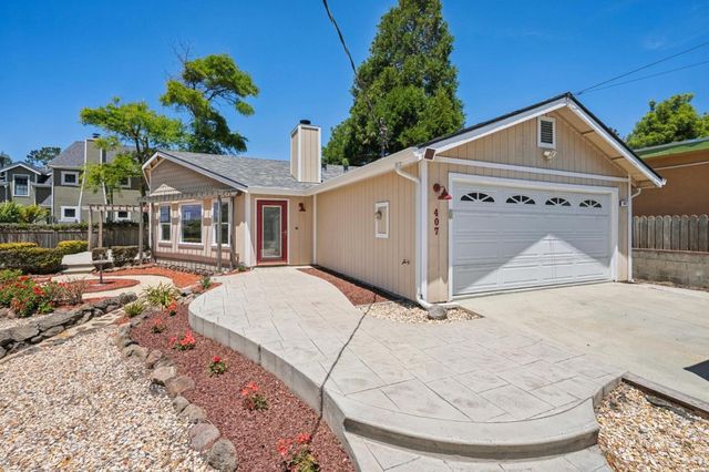 407 Columbus Street, Half Moon Bay, CA 94019