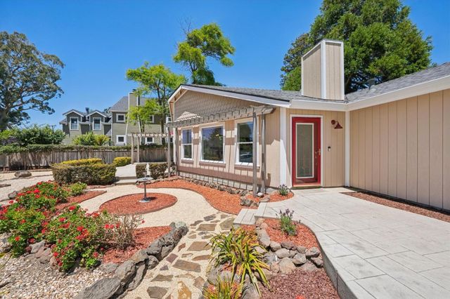 407 Columbus Street, Half Moon Bay, CA 94019