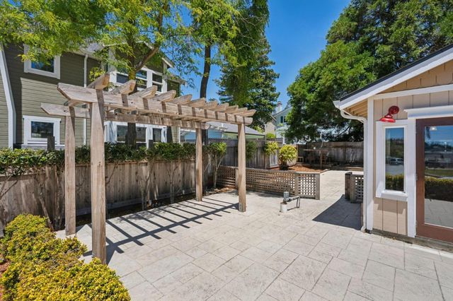 407 Columbus Street, Half Moon Bay, CA 94019