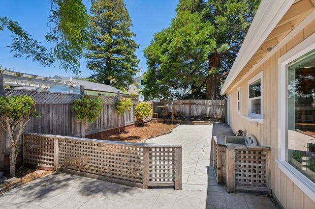 407 Columbus Street, Half Moon Bay, CA 94019