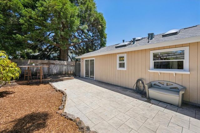 407 Columbus Street, Half Moon Bay, CA 94019
