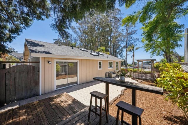 407 Columbus Street, Half Moon Bay, CA 94019