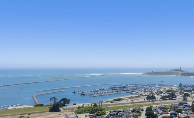407 Columbus Street, Half Moon Bay, CA 94019