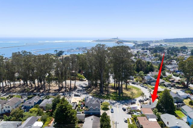 407 Columbus Street, Half Moon Bay, CA 94019
