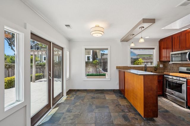 407 Columbus Street, Half Moon Bay, CA 94019