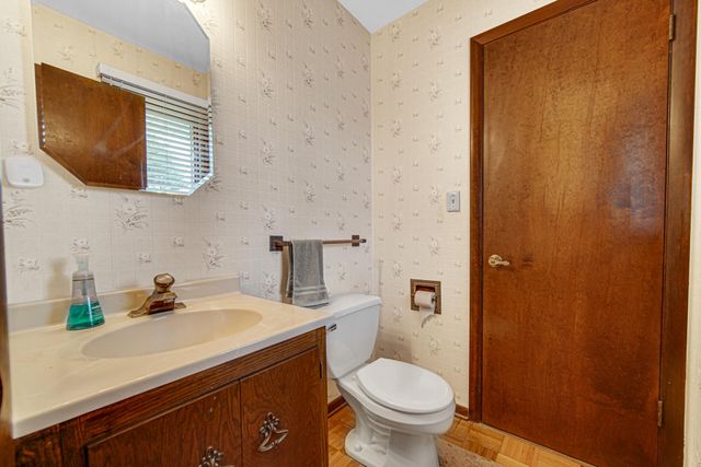 22 Maple Court, Schererville, IN 46375