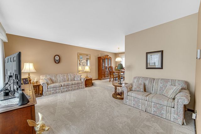 22 Maple Court, Schererville, IN 46375