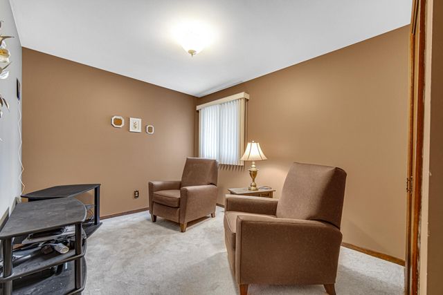 22 Maple Court, Schererville, IN 46375