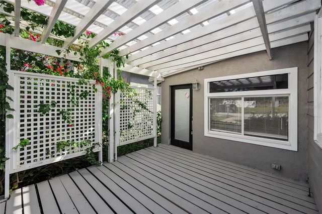 1122 E OAKWOOD STREET, Tarpon Springs, FL 34689