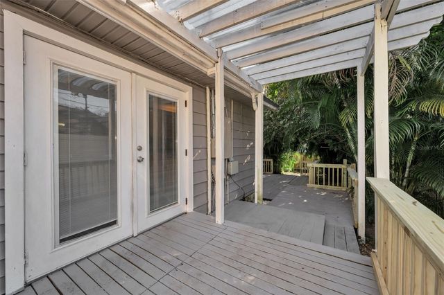 1122 E OAKWOOD STREET, Tarpon Springs, FL 34689
