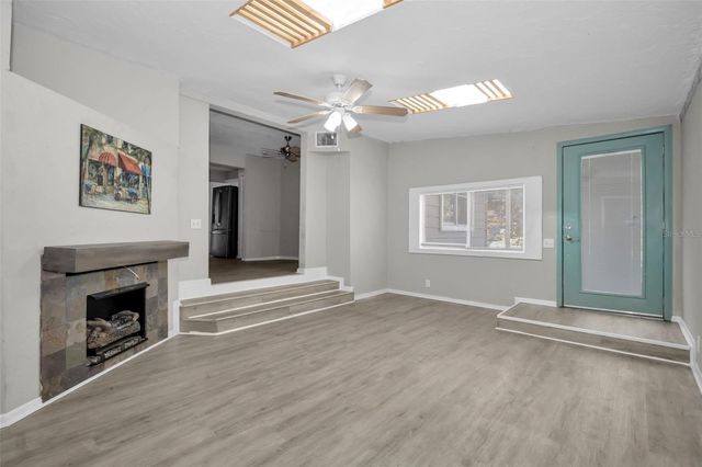1122 E OAKWOOD STREET, Tarpon Springs, FL 34689