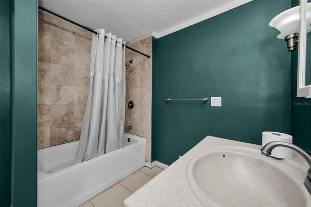 1122 E OAKWOOD STREET, Tarpon Springs, FL 34689