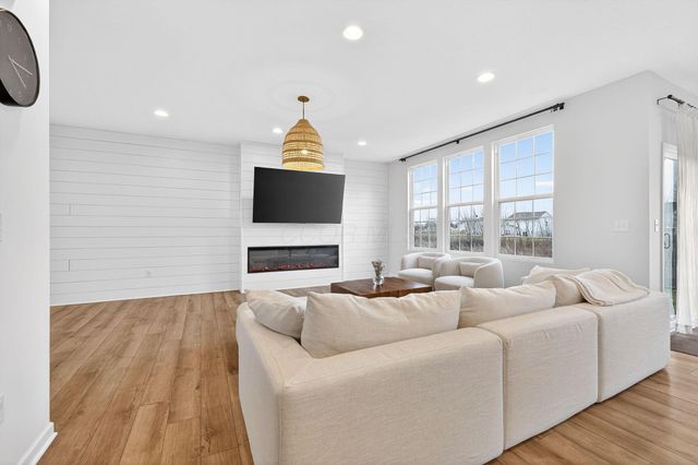 3839 Mystic Way, Grove City, OH 43123