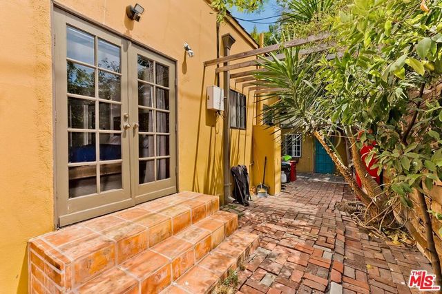 1223 N Ogden Drive, West Hollywood, CA 90046