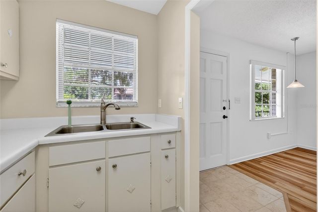 200 E 10TH AVENUE 8, Mount Dora, FL 32757