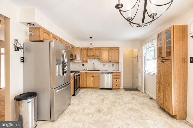 966 N BEECHAM RD, Williamstown, NJ 08094