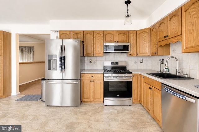 966 N BEECHAM RD, Williamstown, NJ 08094