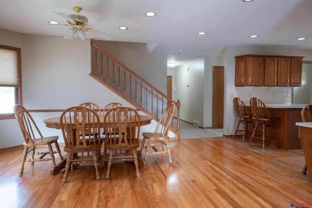 1925 S 11 Street, Omaha, NE 68108