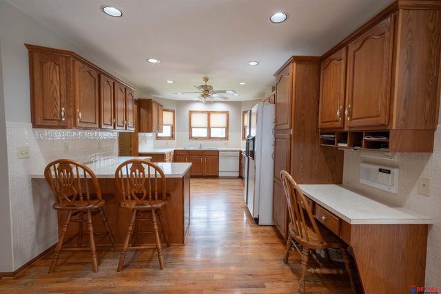 1925 S 11 Street, Omaha, NE 68108