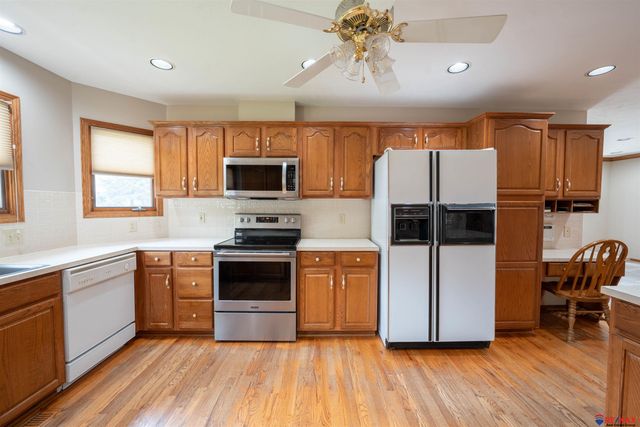 1925 S 11 Street, Omaha, NE 68108