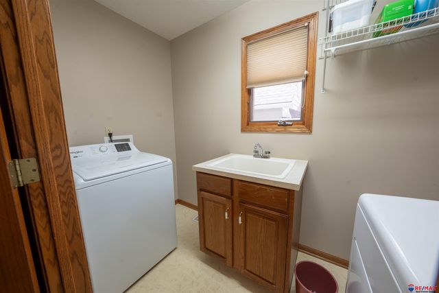 1925 S 11 Street, Omaha, NE 68108