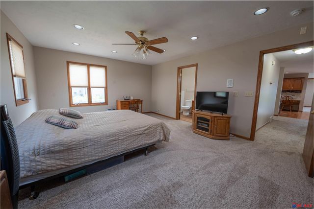 1925 S 11 Street, Omaha, NE 68108