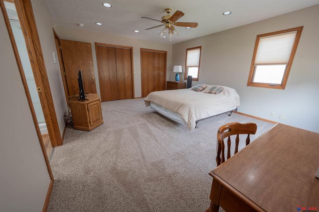 1925 S 11 Street, Omaha, NE 68108
