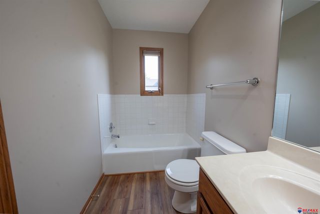 1925 S 11 Street, Omaha, NE 68108
