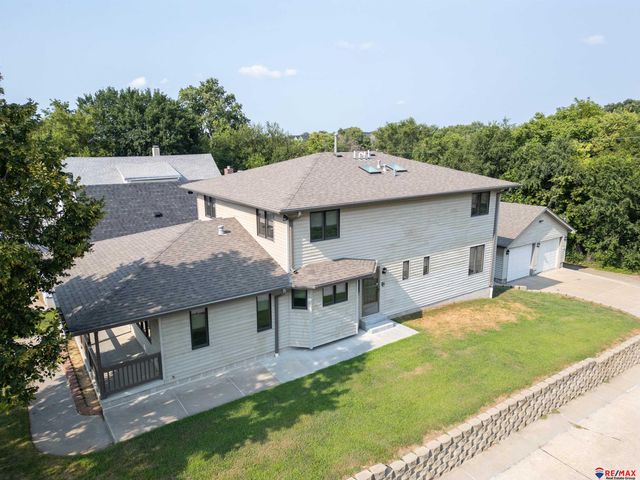 1925 S 11 Street, Omaha, NE 68108